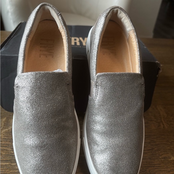 Frye Ivy Slip On Sneakers Pewter Metallic Women’s 9 Box - Picture 2 of 9